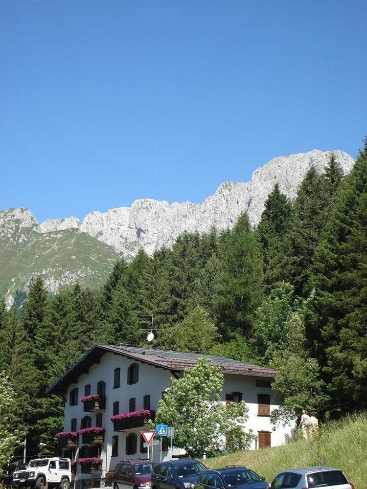 Hotel Spampatti Castione della Presolana Bagian luar foto