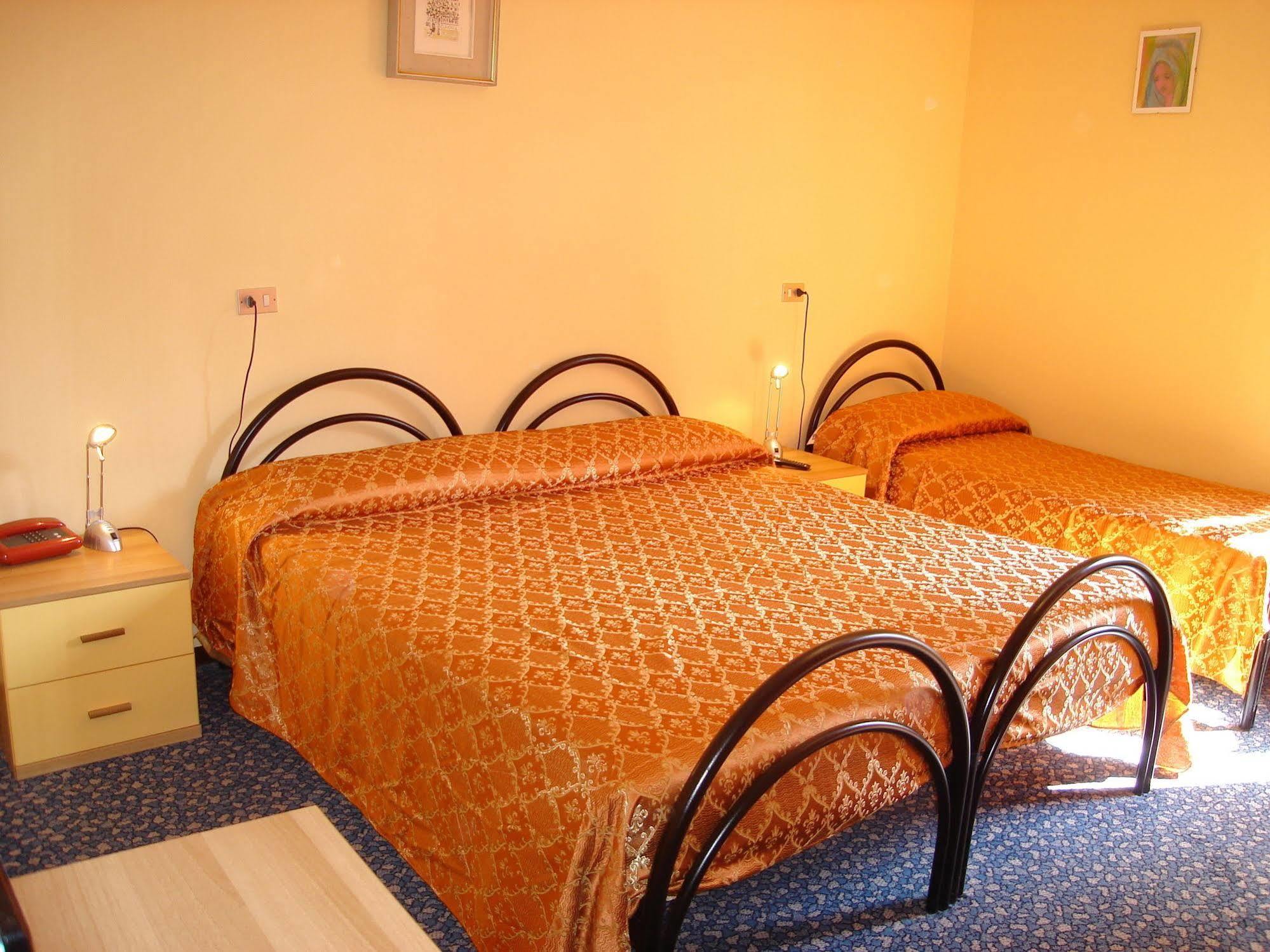 Hotel Spampatti Castione della Presolana Bagian luar foto