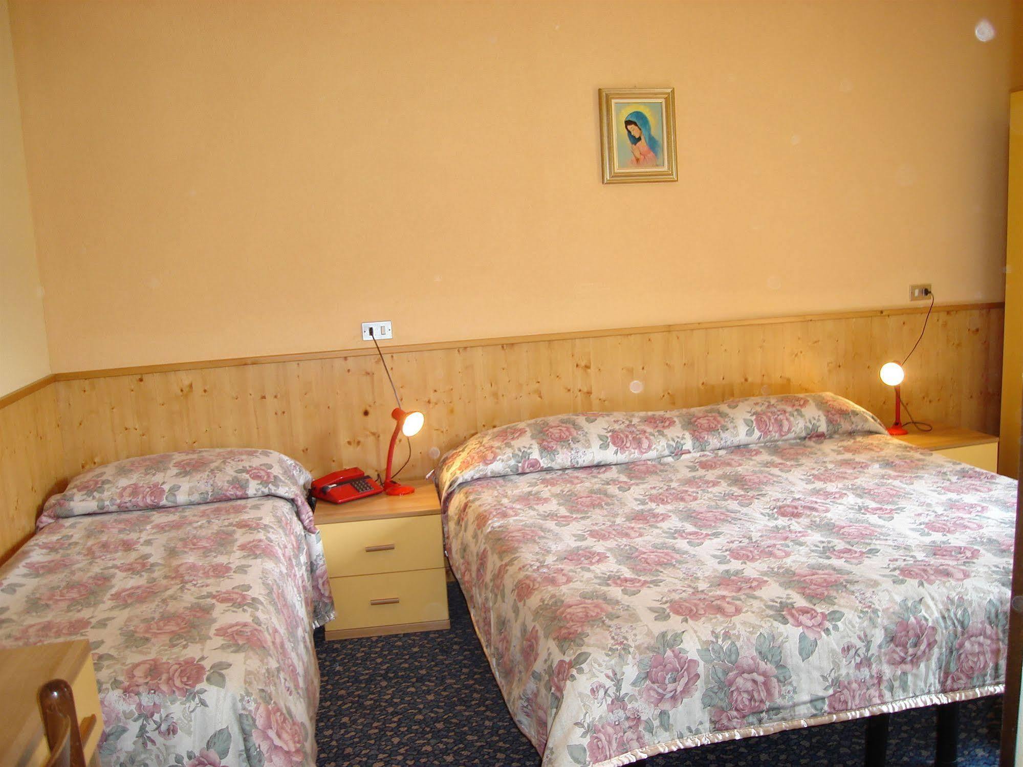 Hotel Spampatti Castione della Presolana Bagian luar foto
