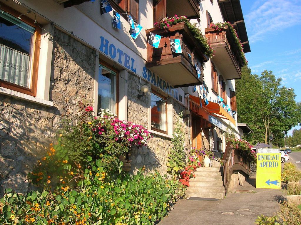 Hotel Spampatti Castione della Presolana Bagian luar foto